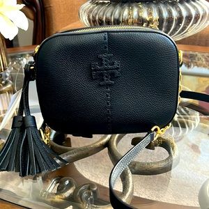 Authentic Tory Burch crossbody purse